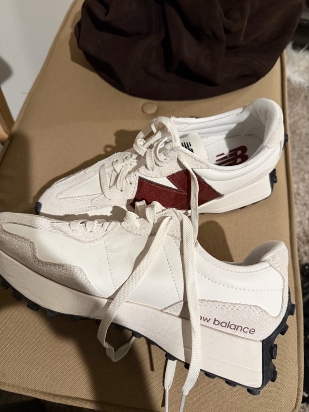 New Balance White Sneakers with Burgundy 'N' Accent 🔥 Brand New Size 10 - Picture 4 of 5